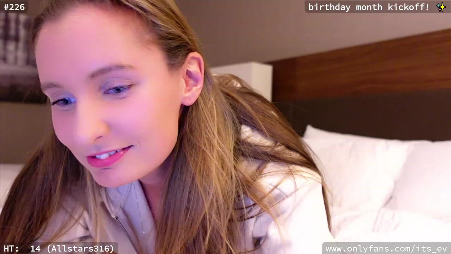 Gallery image thumbnail from hi_ella's myfreecams stream on, 12/02/2023, 02:36 image 4 of 20