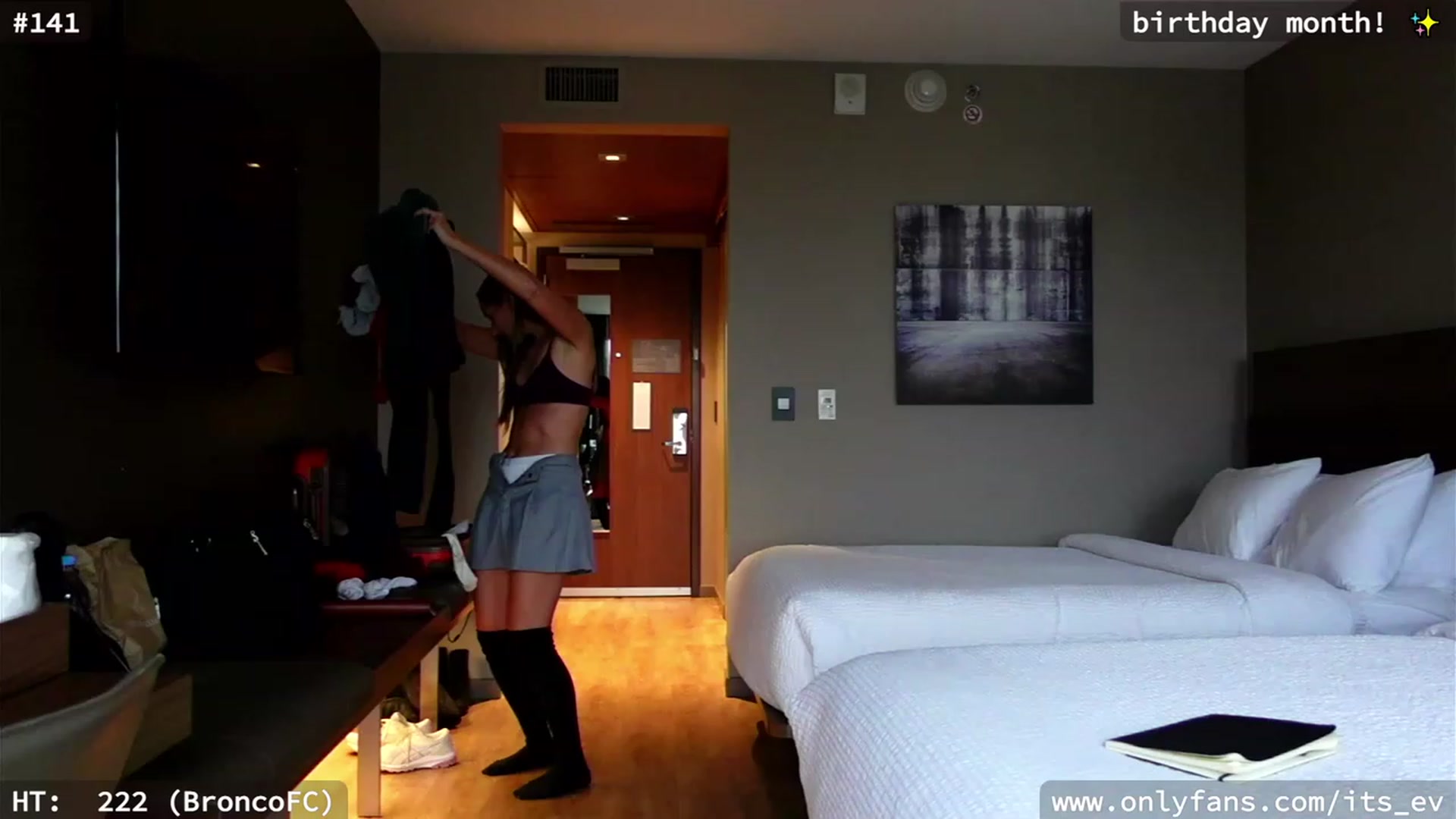 Gallery image thumbnail from hi_ella's myfreecams stream on, 12/02/2023, 20:38 image 8 of 20