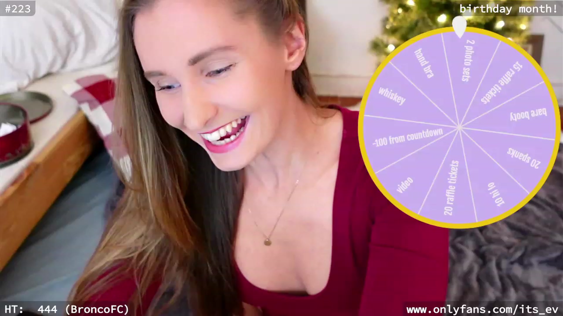 Gallery image thumbnail from hi_ella's myfreecams stream on, 12/07/2023, 04:15 image 15 of 20