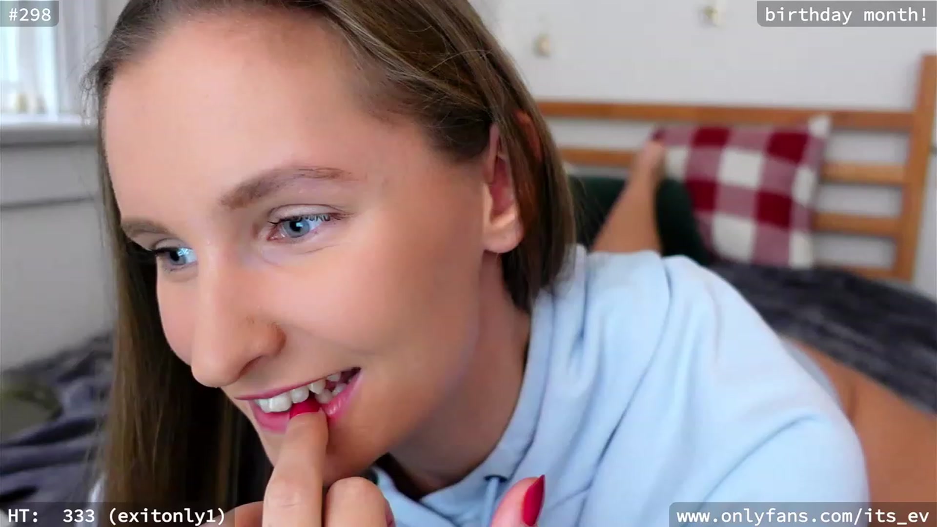 Gallery image thumbnail from hi_ella's myfreecams stream on, 12/10/2023, 21:48 image 7 of 20