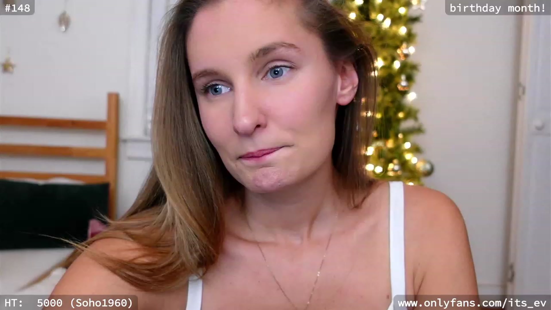 Gallery image thumbnail from hi_ella's myfreecams stream on, 12/20/2023, 04:34 image 8 of 20