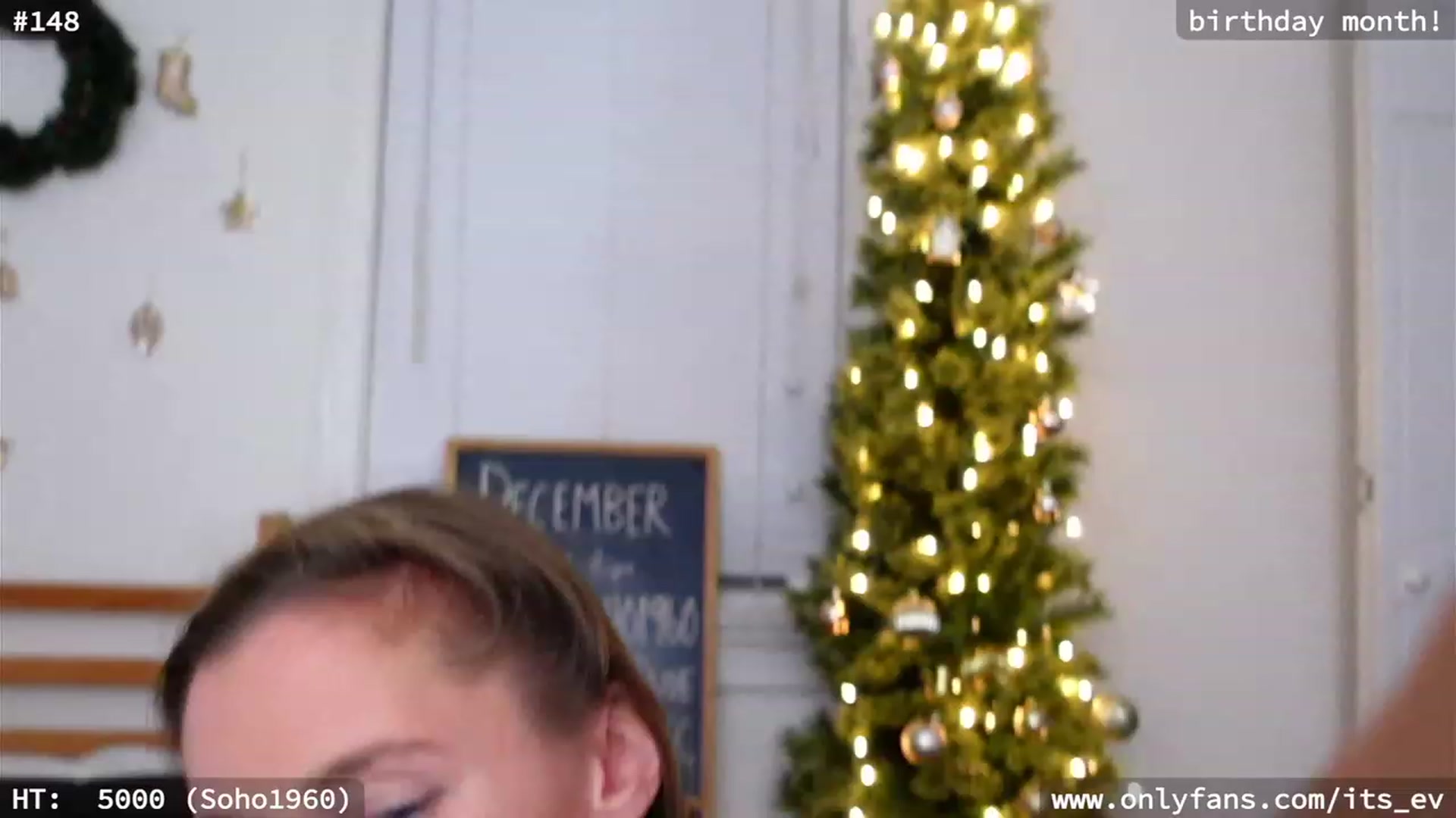Gallery image thumbnail from hi_ella's myfreecams stream on, 12/20/2023, 04:34 image 16 of 20