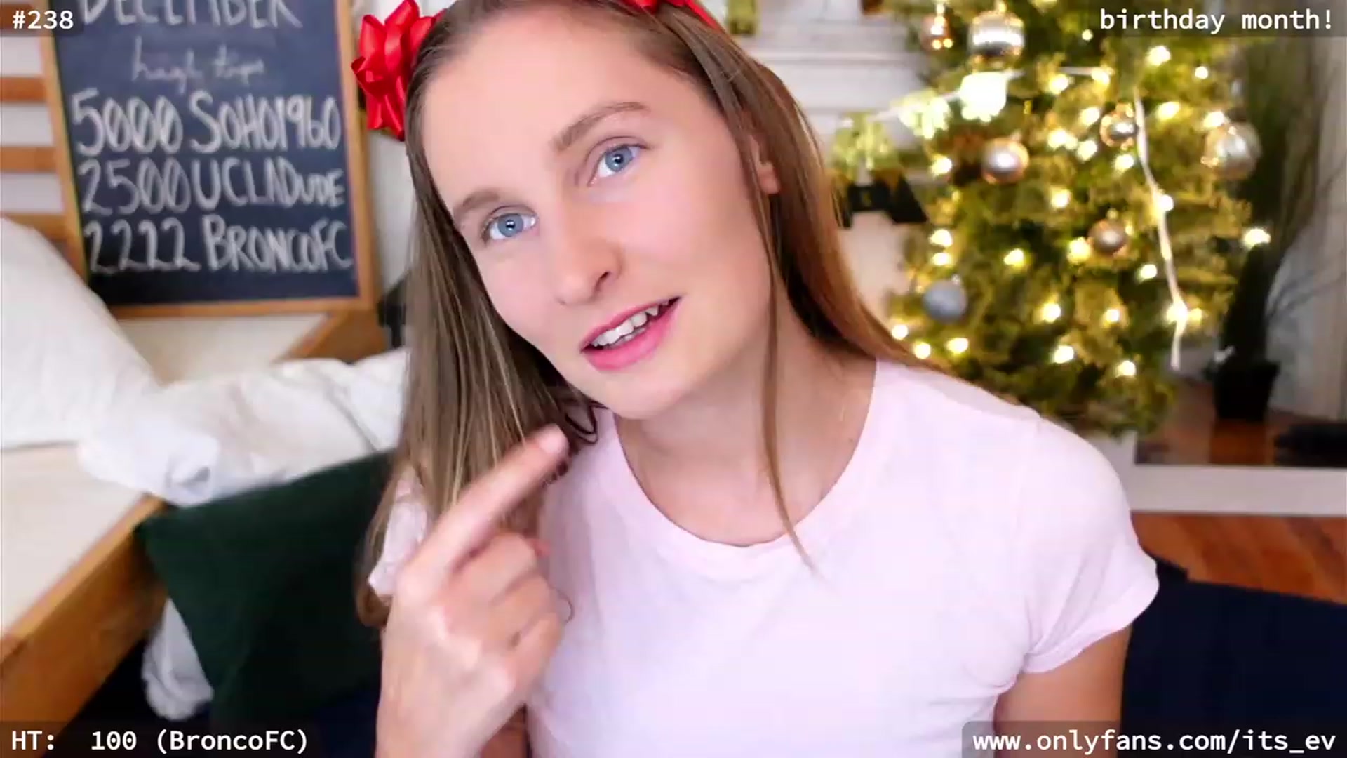 Gallery image thumbnail from hi_ella's myfreecams stream on, 12/28/2023, 01:30 image 1 of 20