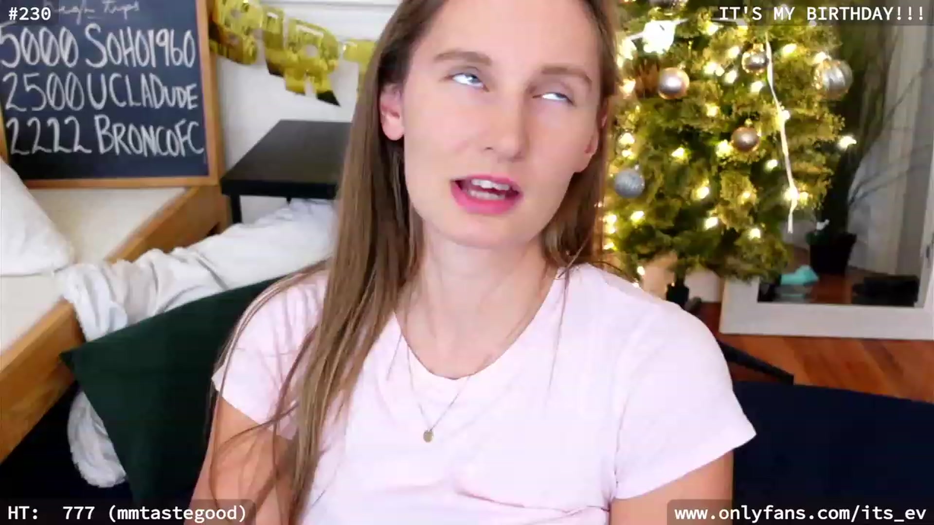 Gallery image thumbnail from hi_ella's myfreecams stream on, 12/28/2023, 01:30 image 12 of 20