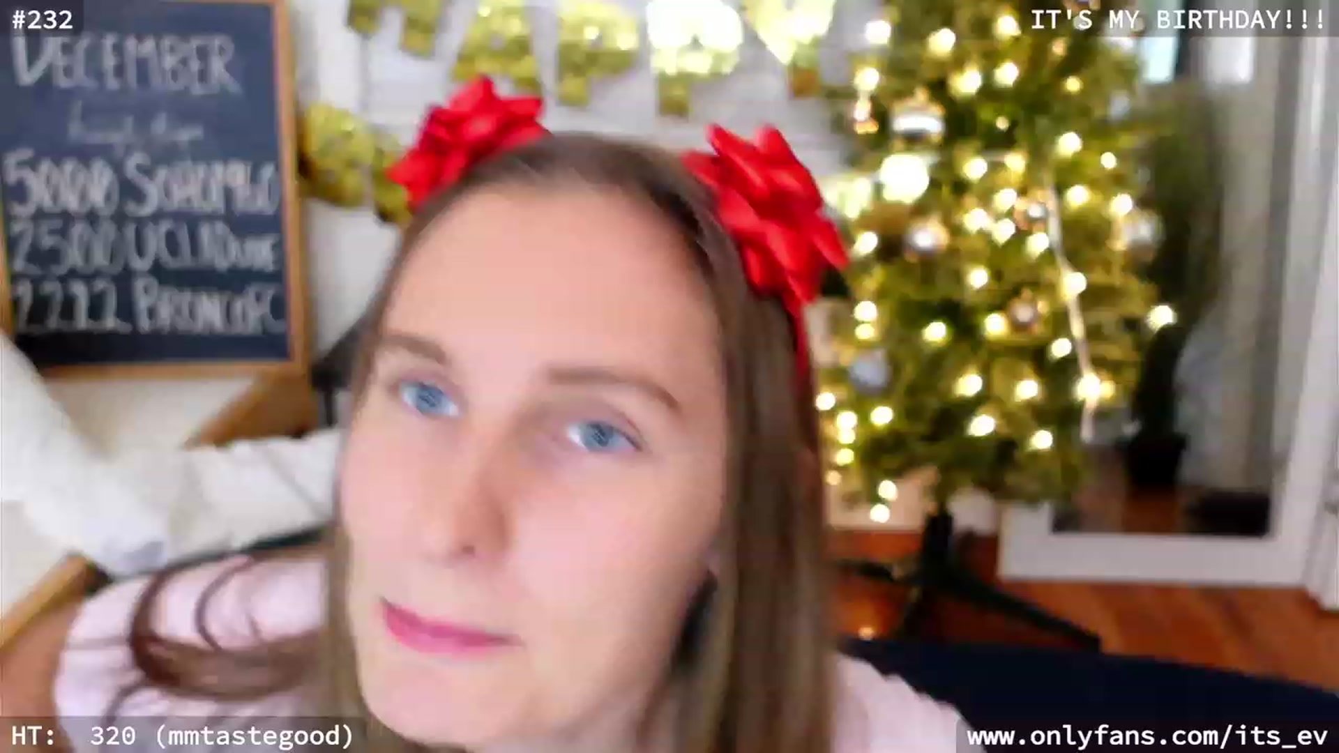 Gallery image thumbnail from hi_ella's myfreecams stream on, 12/28/2023, 01:30 image 7 of 20