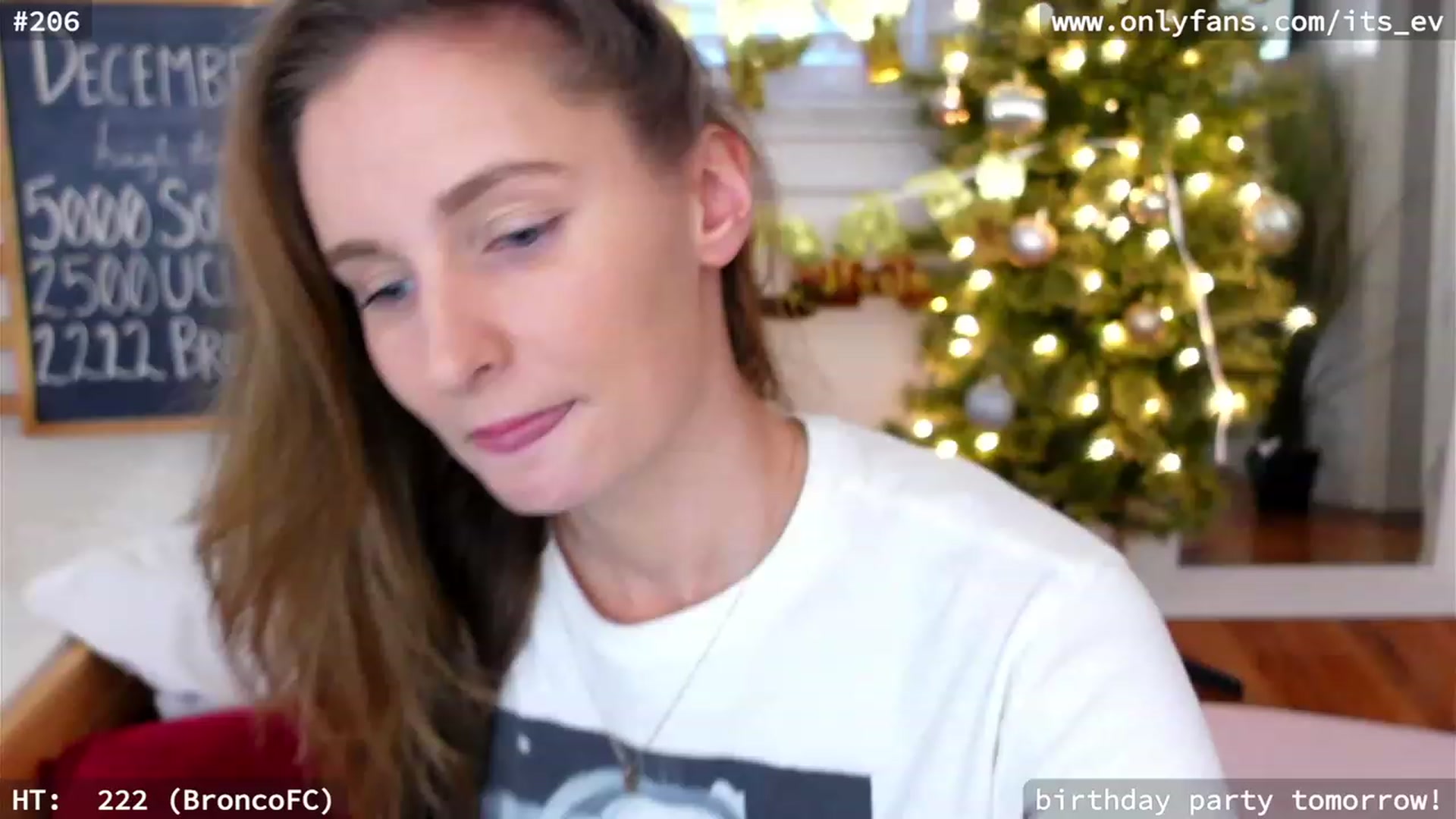 Gallery image thumbnail from hi_ella's myfreecams stream on, 12/29/2023, 19:56 image 20 of 20