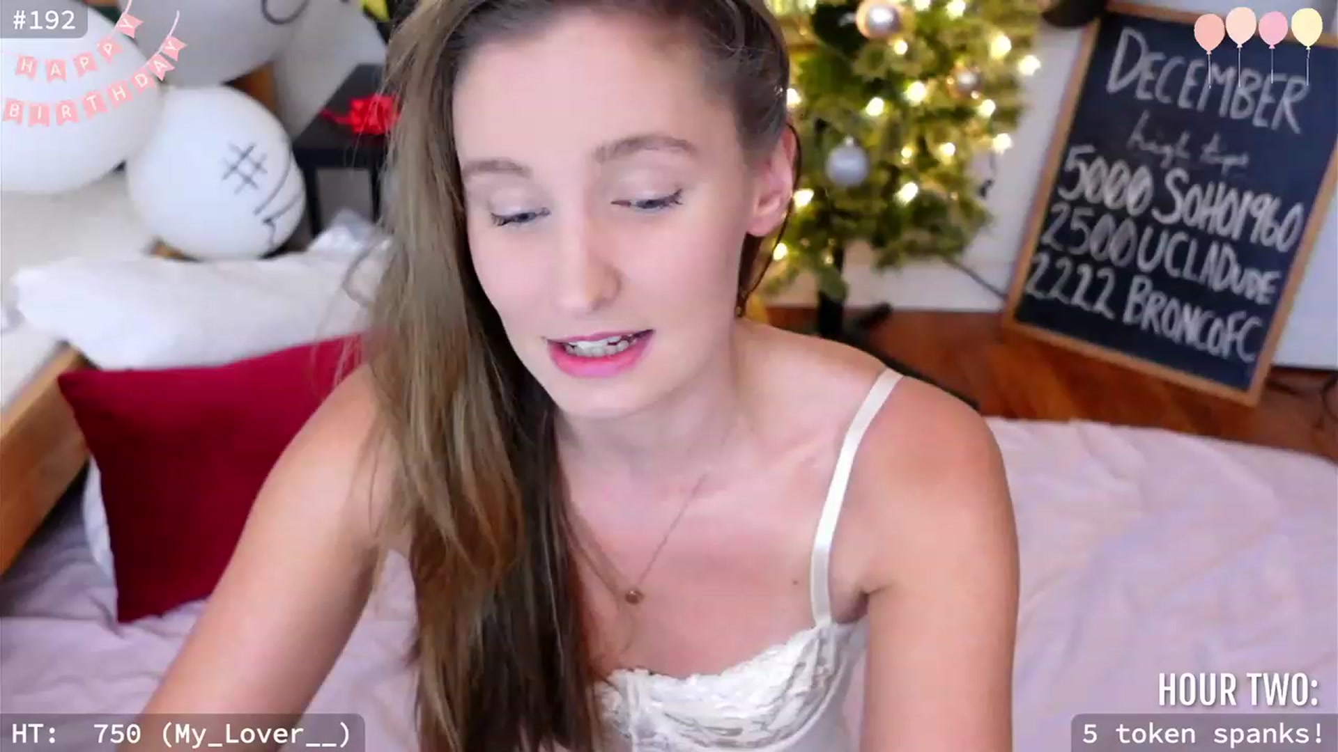 Gallery image thumbnail from hi_ella's myfreecams stream on, 12/30/2023, 21:30 image 17 of 20