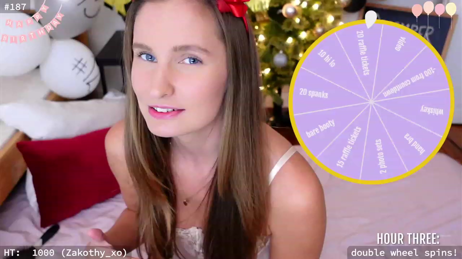 Gallery image thumbnail from hi_ella's myfreecams stream on, 12/30/2023, 23:15 image 1 of 20