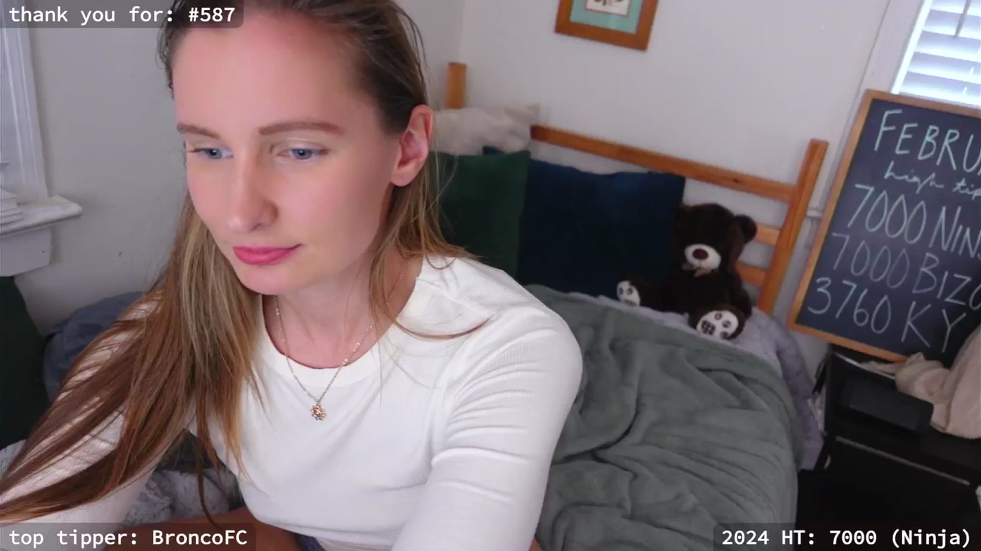 Gallery image thumbnail from hi_ella's myfreecams stream on, 02/23/2024, 21:49 image 19 of 20