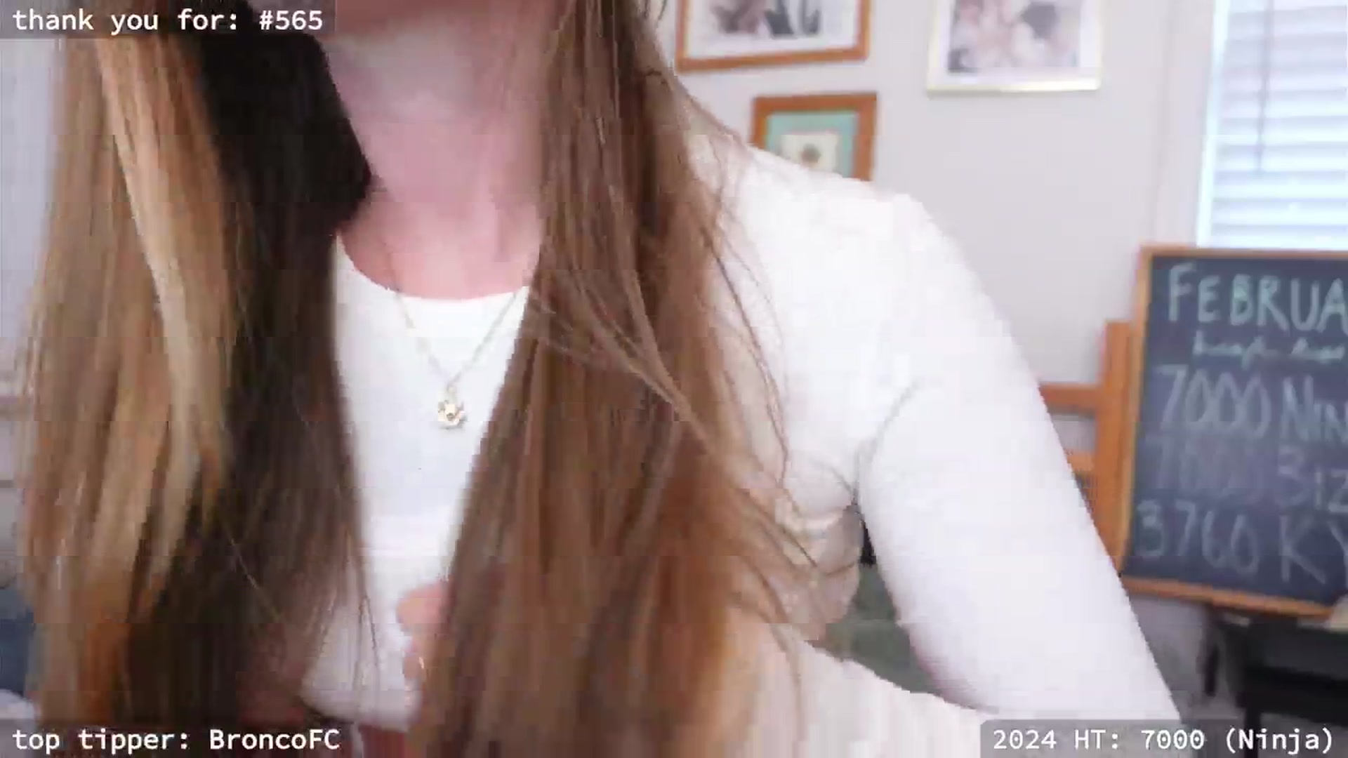 Gallery image thumbnail from hi_ella's myfreecams stream on, 02/23/2024, 22:45 image 15 of 20