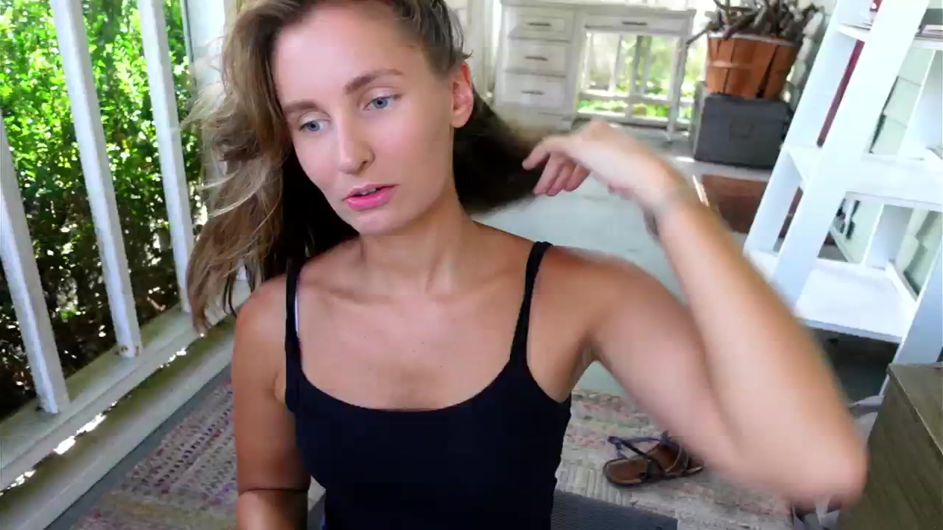 Gallery image thumbnail from hi_ella's myfreecams stream on, 08/03/2024, 20:36 image 1 of 20