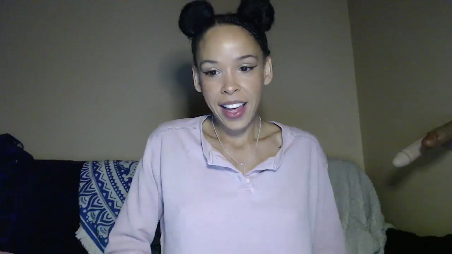Gallery image thumbnail from hi_its_smiley's myfreecams stream on, 11/21/2023, 14:16 image 9 of 20