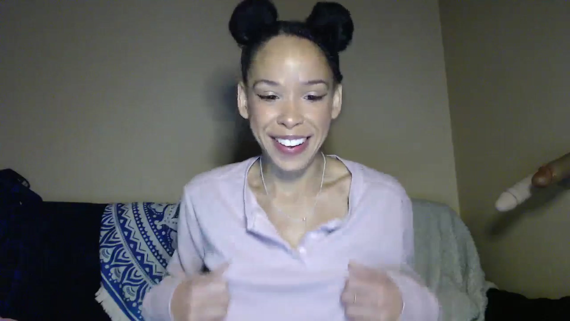 Gallery image thumbnail from hi_its_smiley's myfreecams stream on, 11/21/2023, 14:16 image 2 of 20