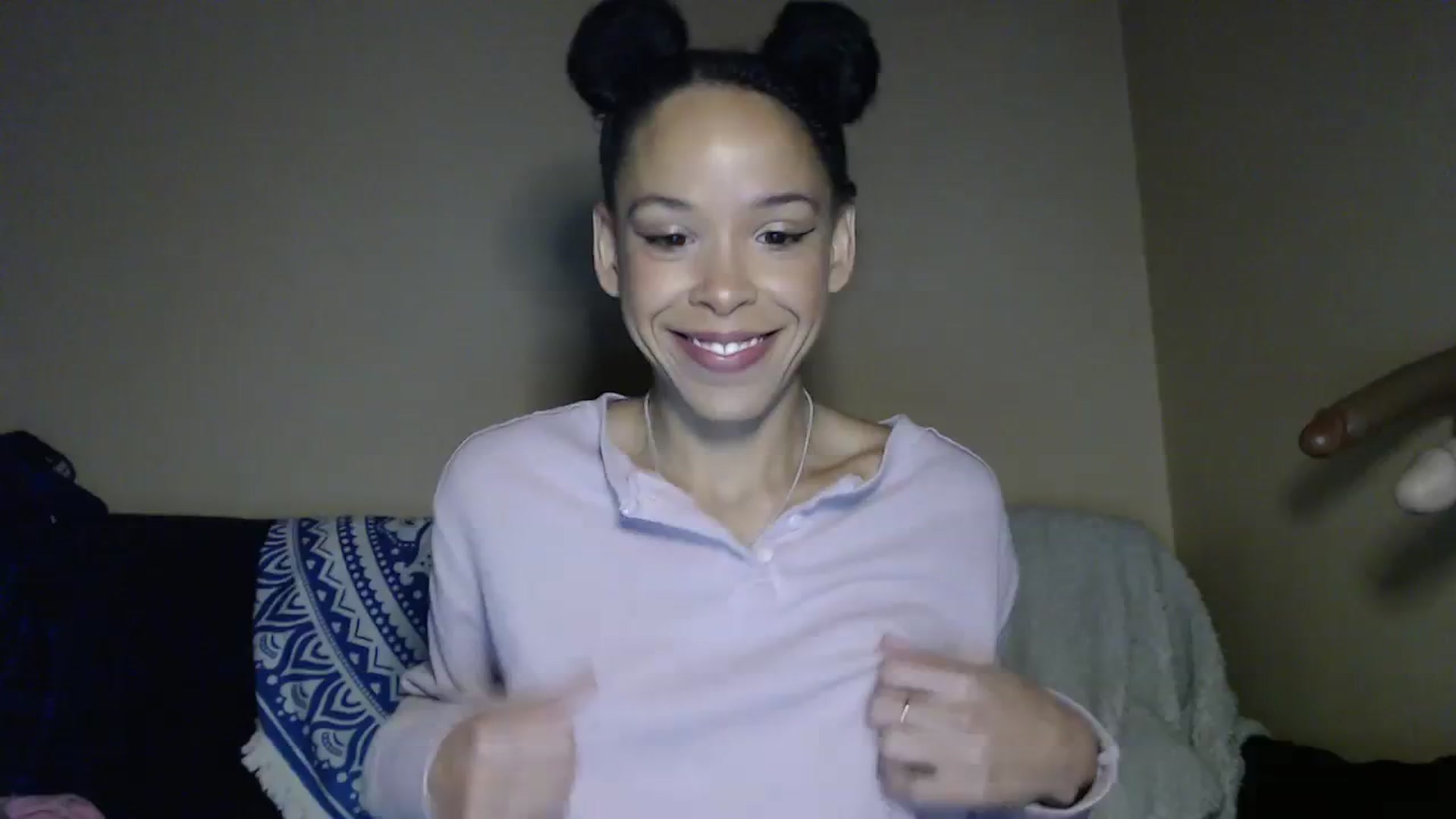 Gallery image thumbnail from hi_its_smiley's myfreecams stream on, 11/21/2023, 14:16 image 19 of 20