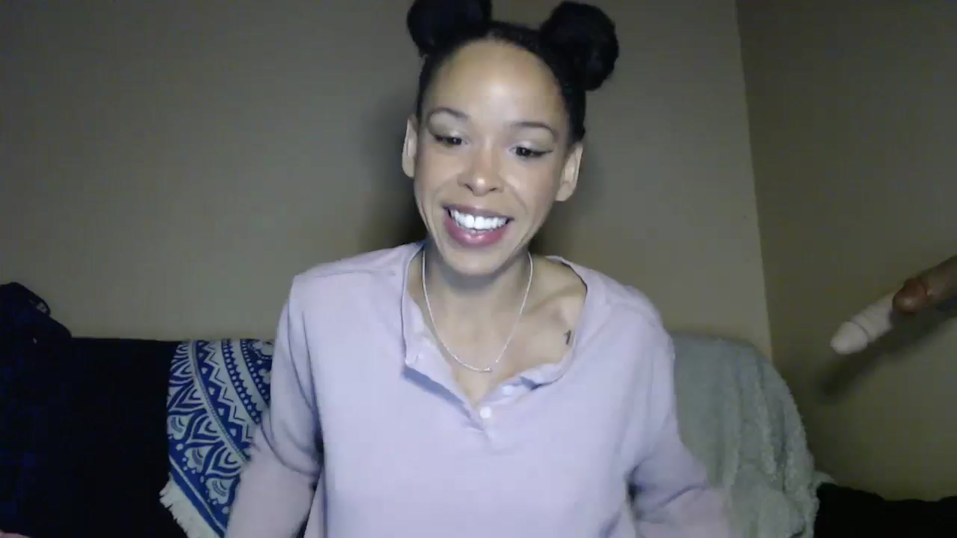 Gallery image thumbnail from hi_its_smiley's myfreecams stream on, 11/21/2023, 14:16 image 1 of 20