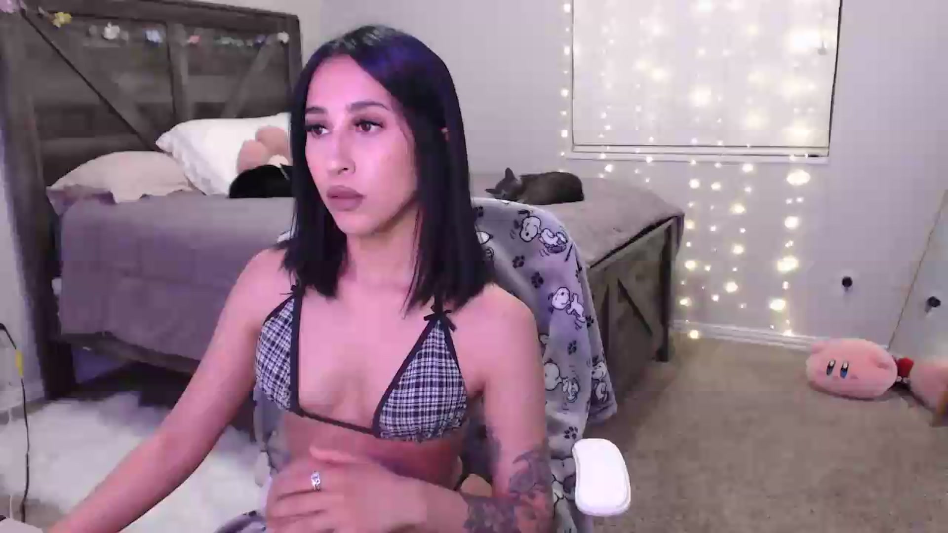 Gallery image thumbnail from hi_lina's myfreecams stream on, 05/12/2026, 07:54 image 16 of 20