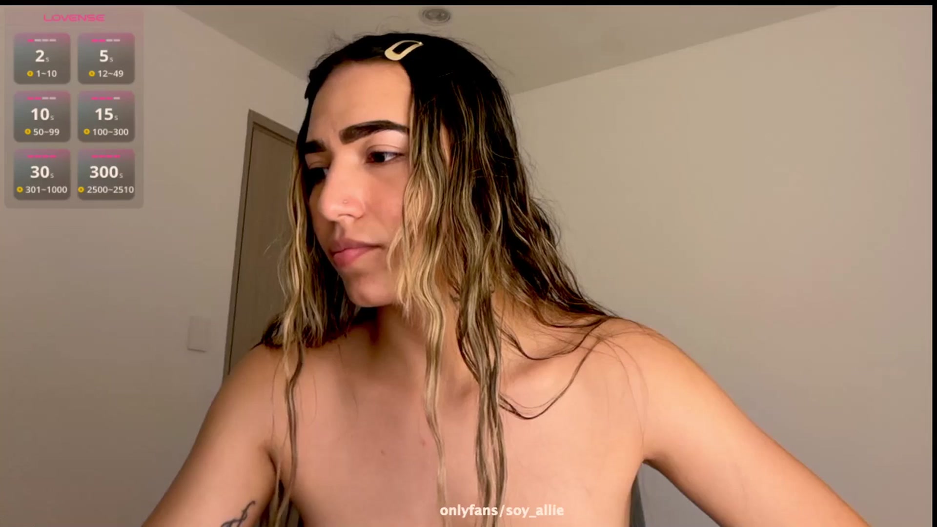 Gallery image thumbnail from hiallie_'s myfreecams stream on, 04/22/2026, 13:58 image 9 of 20