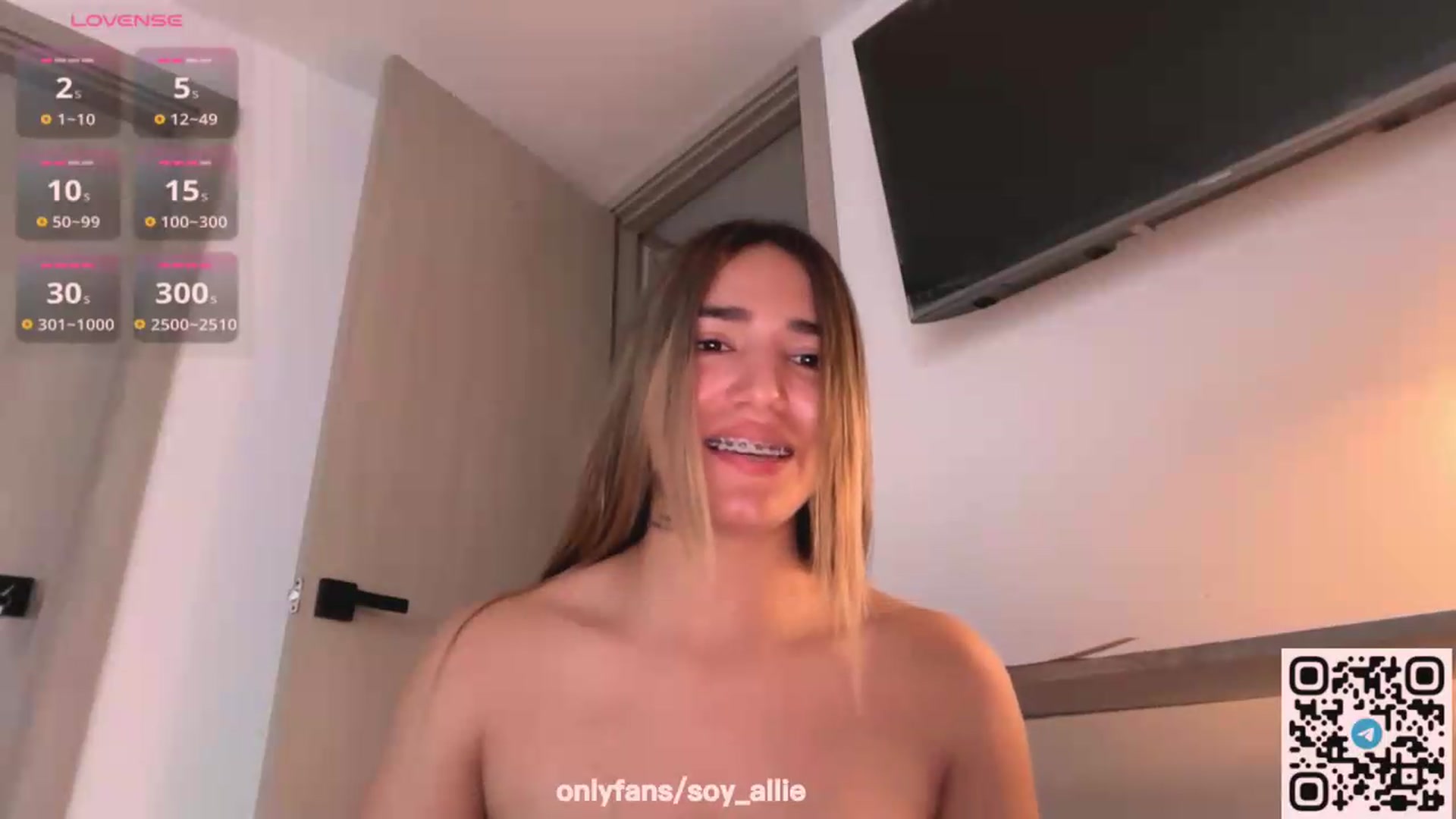 Gallery image thumbnail from hiallie_'s myfreecams stream on, 07/03/2026, 14:07 image 5 of 20
