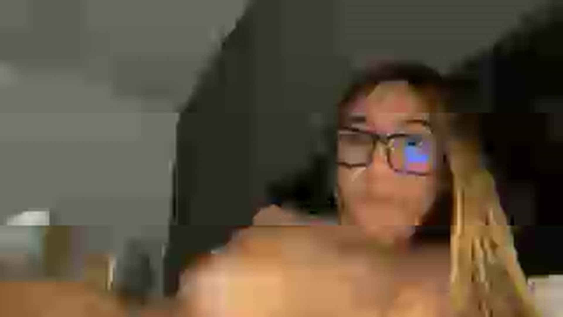 Gallery image thumbnail from hiallie_'s myfreecams stream on, 08/07/2026, 15:56 image 12 of 20