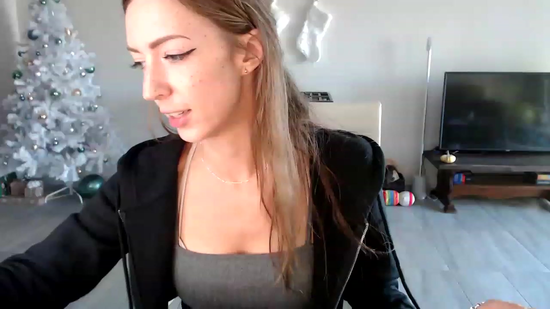 Gallery image thumbnail from highfrequency's myfreecams stream on, 12/06/2022, 22:07 image 11 of 20