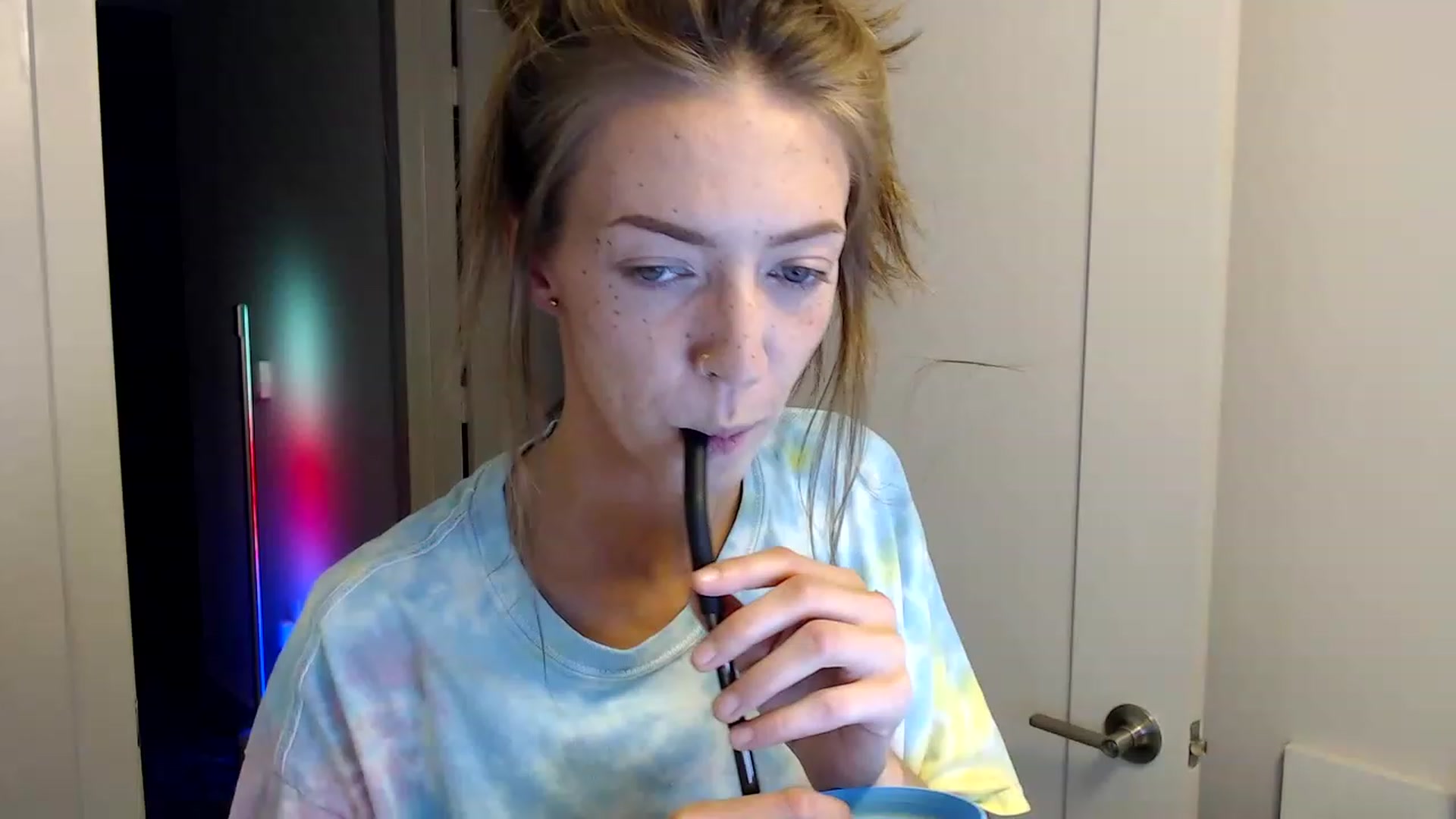 Gallery image thumbnail from highfrequency's myfreecams stream on, 12/08/2022, 01:08 image 2 of 20