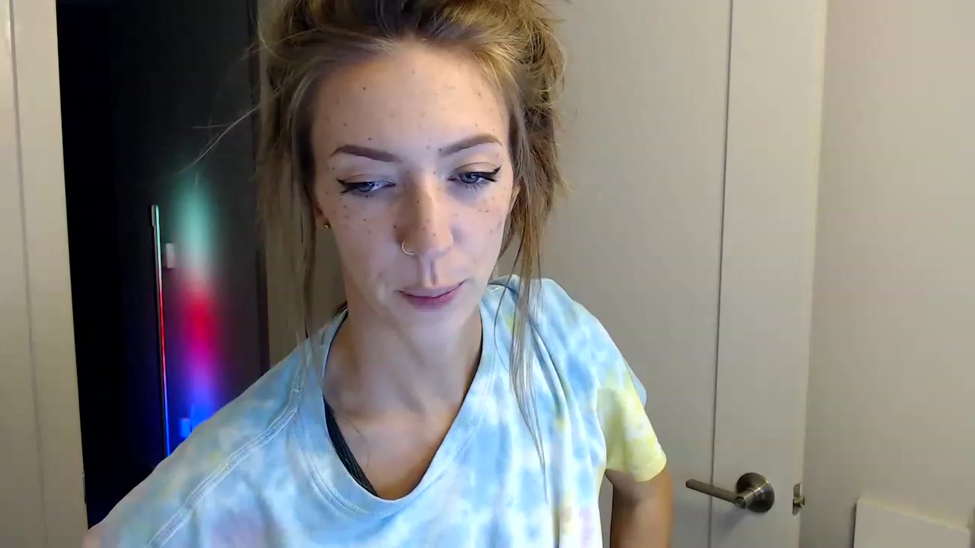 Gallery image thumbnail from highfrequency's myfreecams stream on, 12/08/2022, 01:08 image 5 of 20
