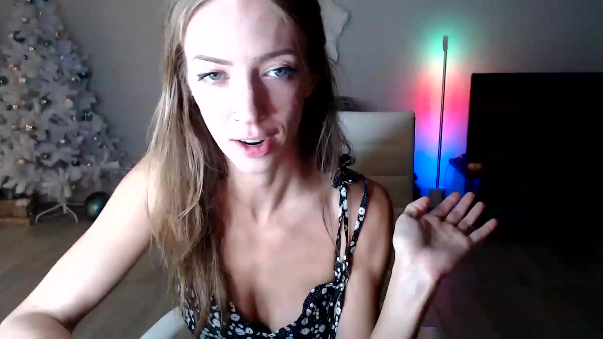 Gallery image thumbnail from highfrequency's myfreecams stream on, 12/08/2022, 01:08 image 12 of 20