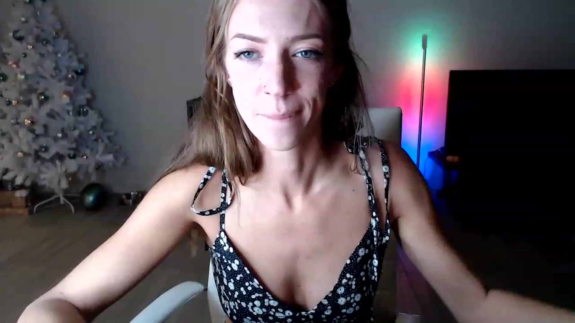 Gallery image thumbnail from highfrequency's myfreecams stream on, 12/08/2022, 01:08 image 11 of 20
