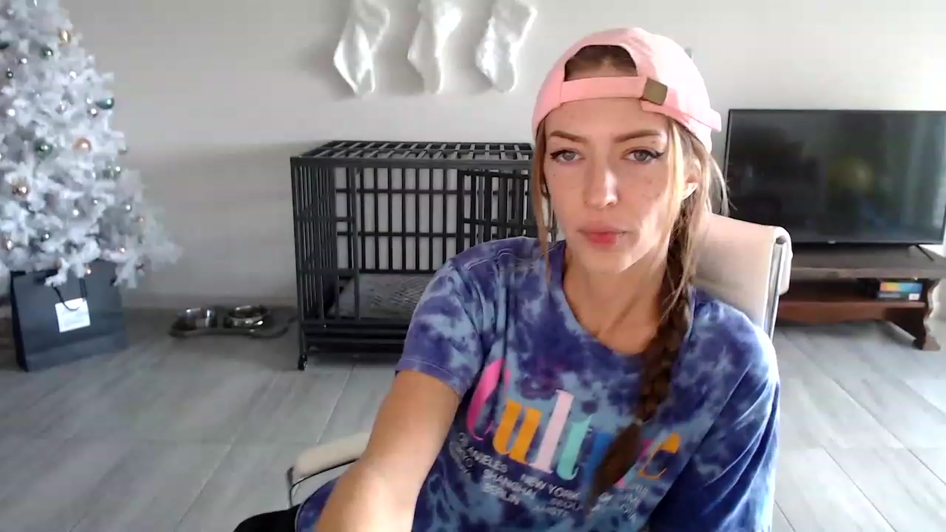 Gallery image thumbnail from highfrequency's myfreecams stream on, 12/09/2022, 20:31 image 20 of 20