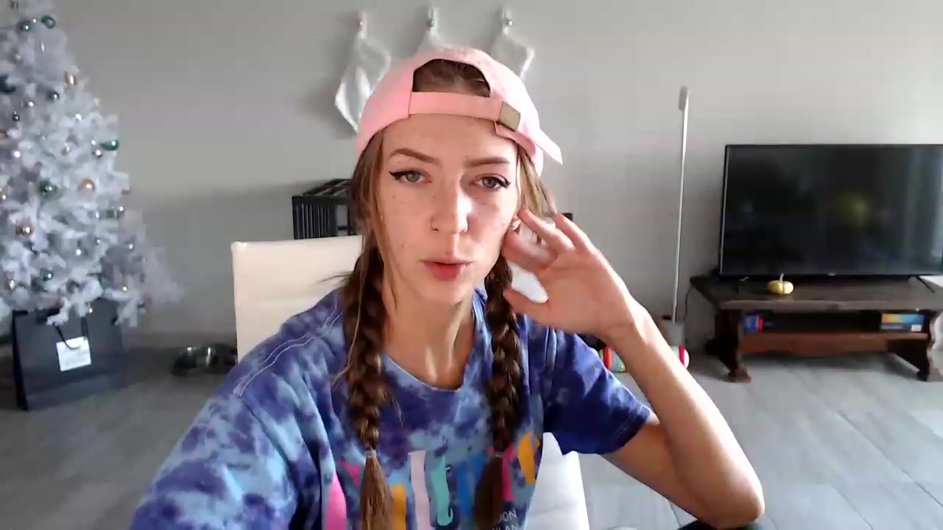 Gallery image thumbnail from highfrequency's myfreecams stream on, 12/09/2022, 20:31 image 9 of 20