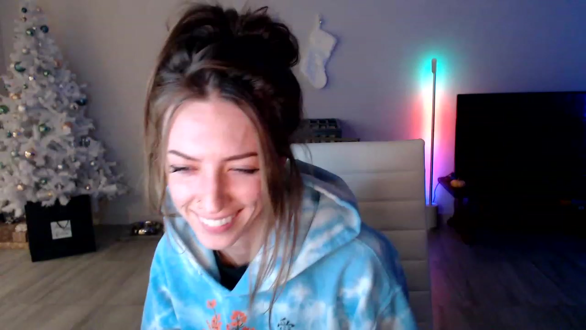 Gallery image thumbnail from highfrequency's myfreecams stream on, 12/11/2022, 02:29 image 4 of 20