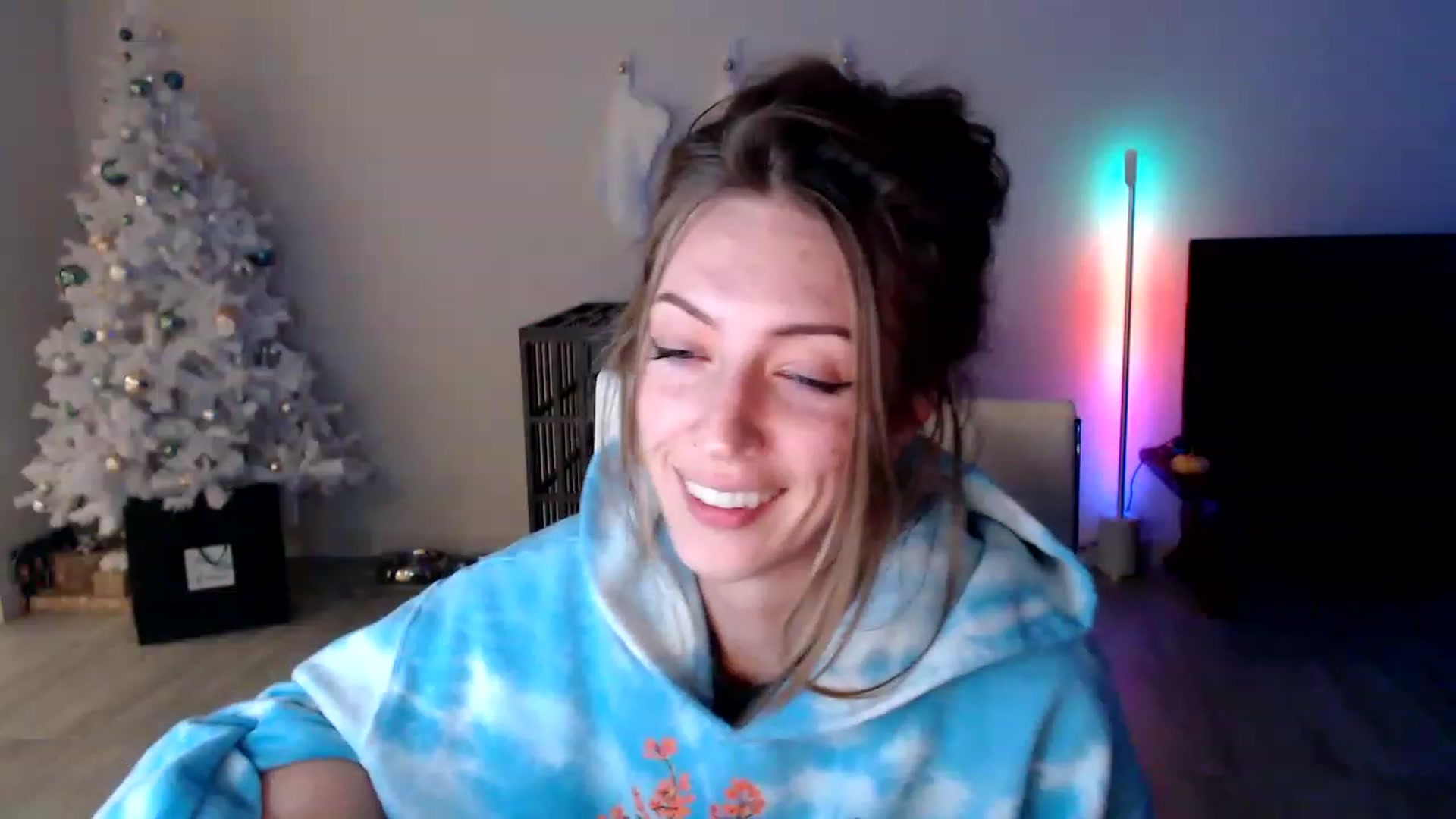 Gallery image thumbnail from highfrequency's myfreecams stream on, 12/11/2022, 02:29 image 6 of 20