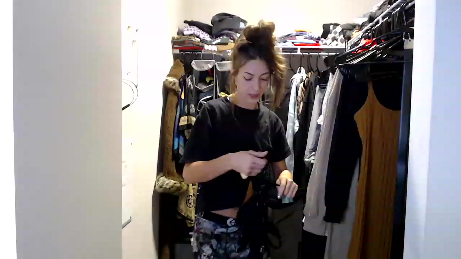 Gallery image thumbnail from highfrequency's myfreecams stream on, 12/11/2022, 03:02 image 12 of 20