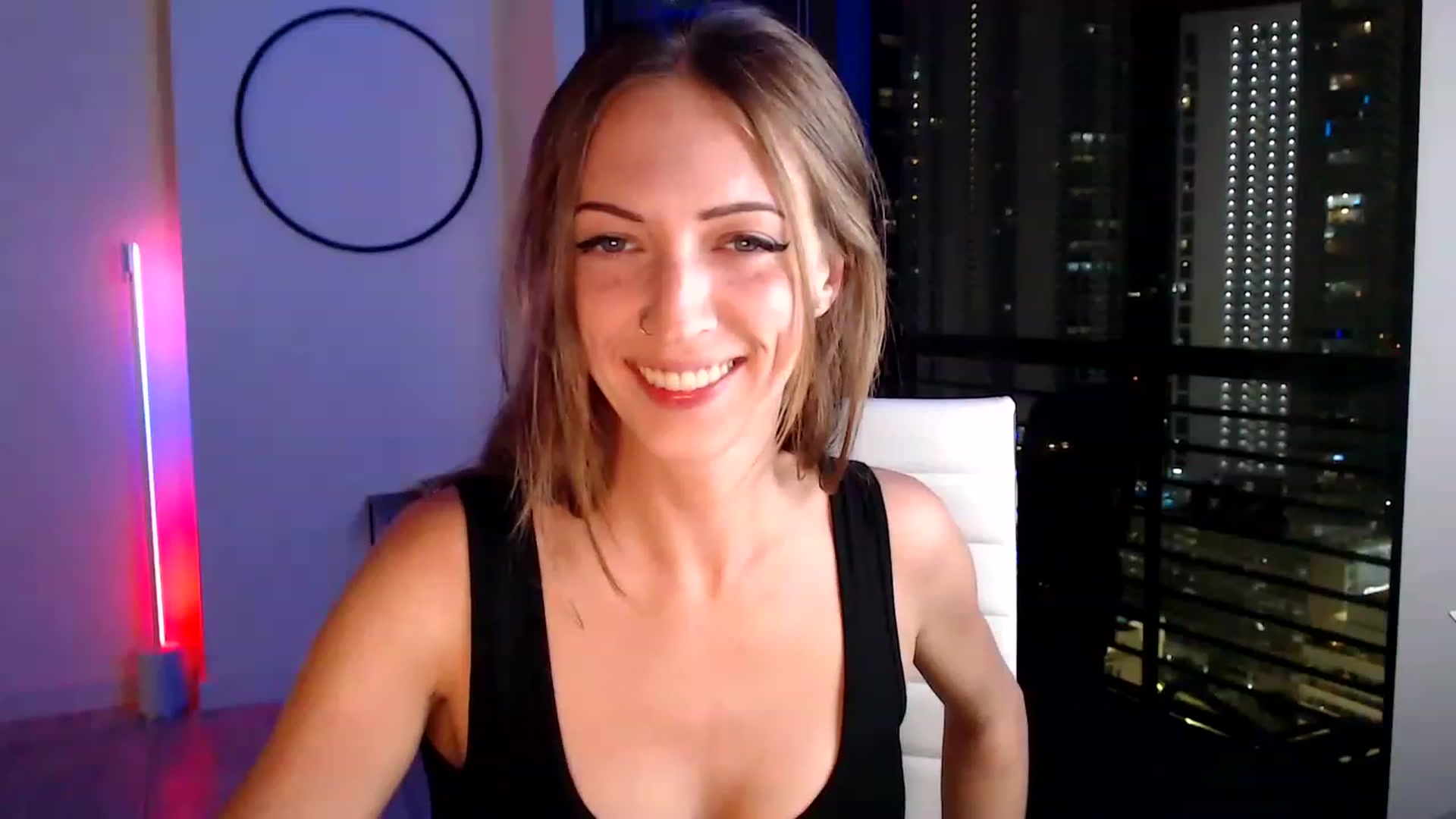 Gallery image thumbnail from highfrequency's myfreecams stream on, 01/21/2023, 03:41 image 8 of 20