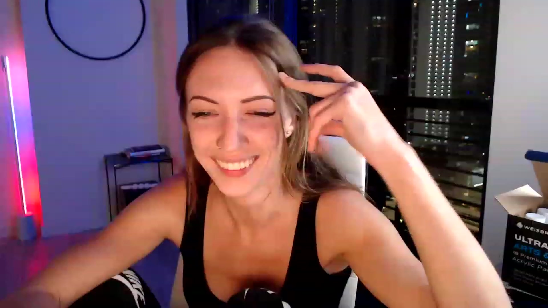 Gallery image thumbnail from highfrequency's myfreecams stream on, 01/21/2023, 03:41 image 12 of 20