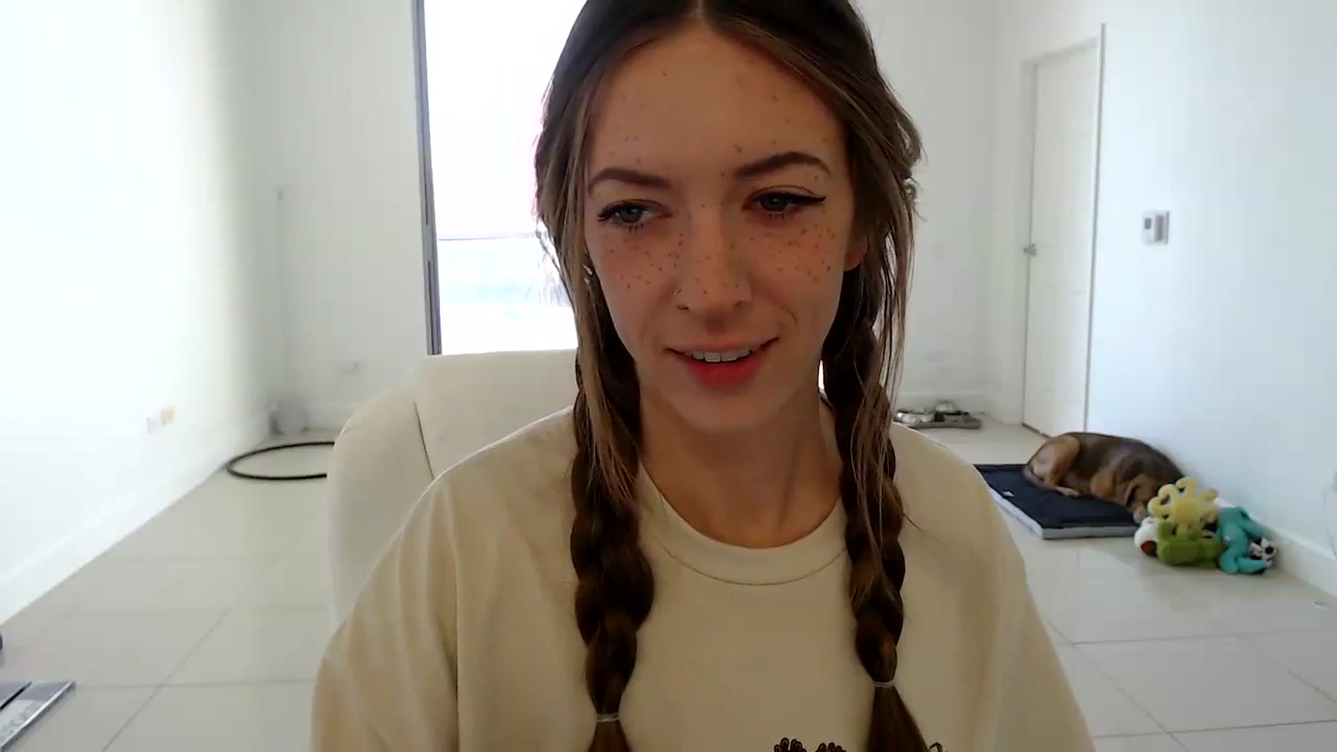 Gallery image thumbnail from highfrequency's myfreecams stream on, 10/25/2023, 17:39 image 14 of 20