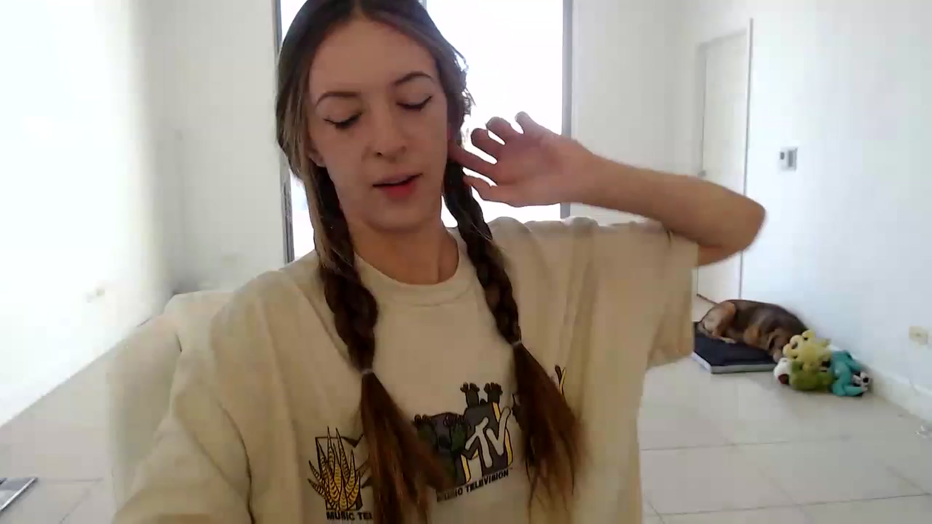 Gallery image thumbnail from highfrequency's myfreecams stream on, 10/25/2023, 17:39 image 10 of 20