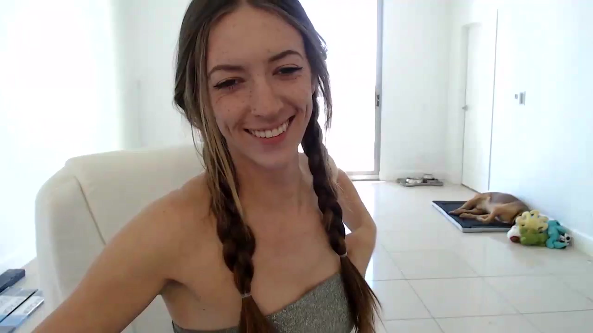 Gallery image thumbnail from highfrequency's myfreecams stream on, 10/25/2023, 18:33 image 17 of 20