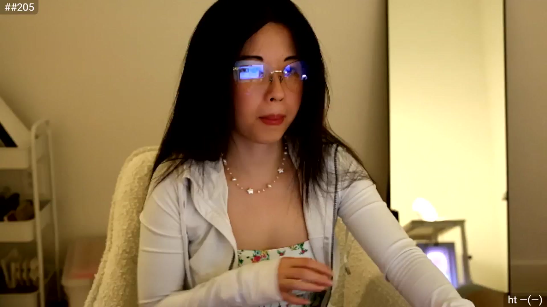 Gallery image thumbnail from hiigirlbye's myfreecams stream on, 05/01/2025, 03:32 image 5 of 20