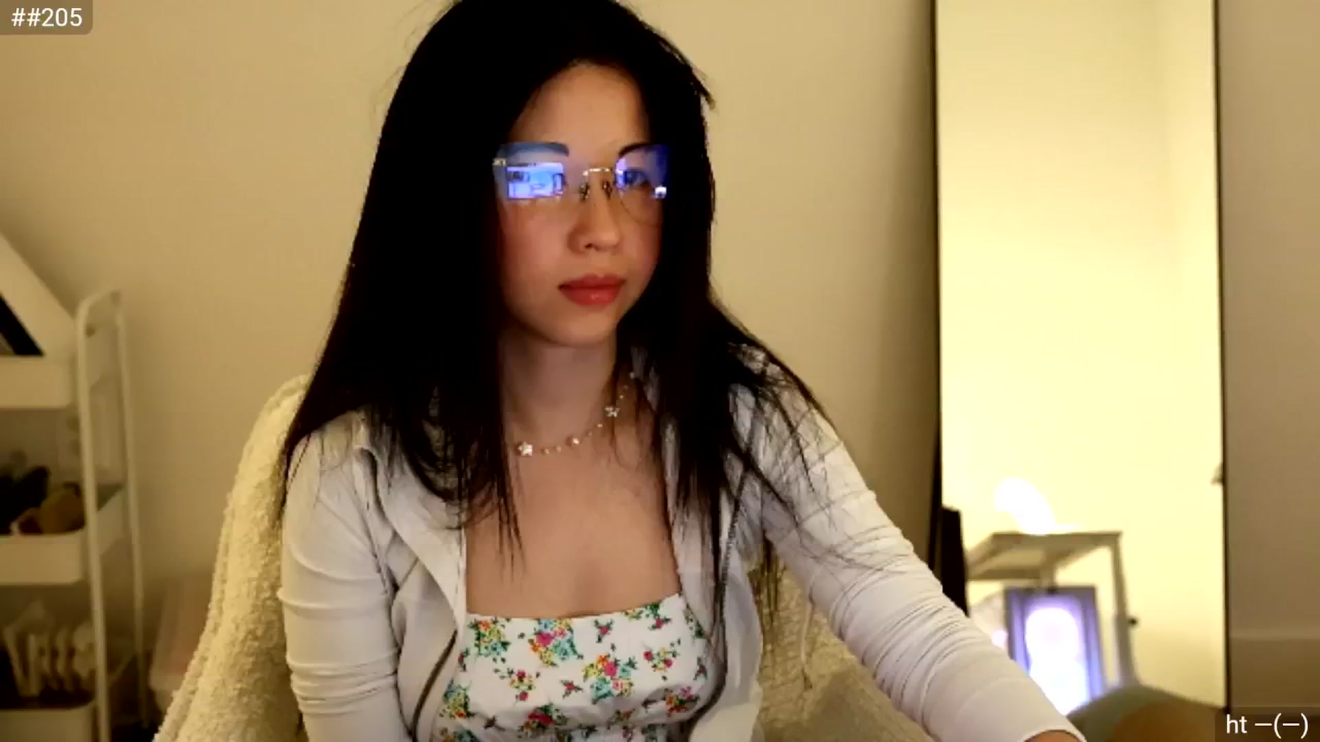 Gallery image thumbnail from hiigirlbye's myfreecams stream on, 05/01/2025, 03:32 image 10 of 20
