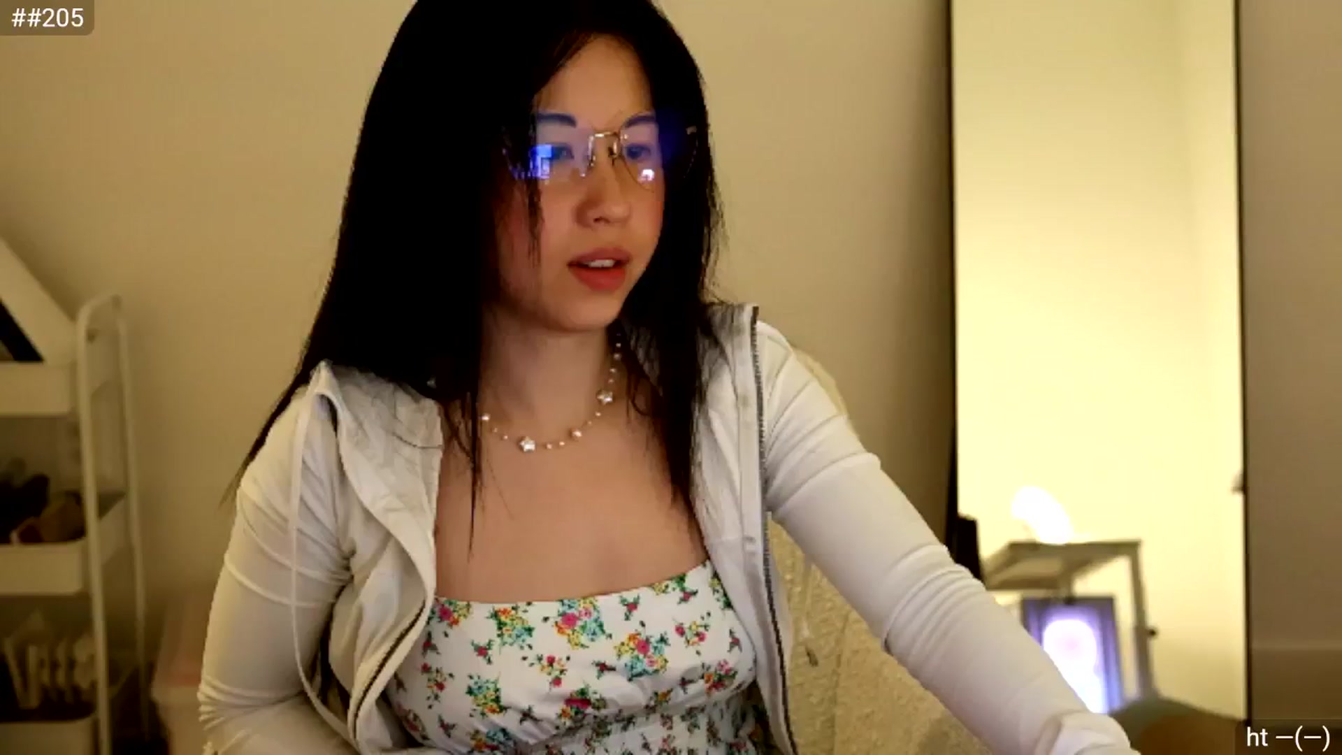 Gallery image thumbnail from hiigirlbye's myfreecams stream on, 05/01/2025, 03:32 image 6 of 20