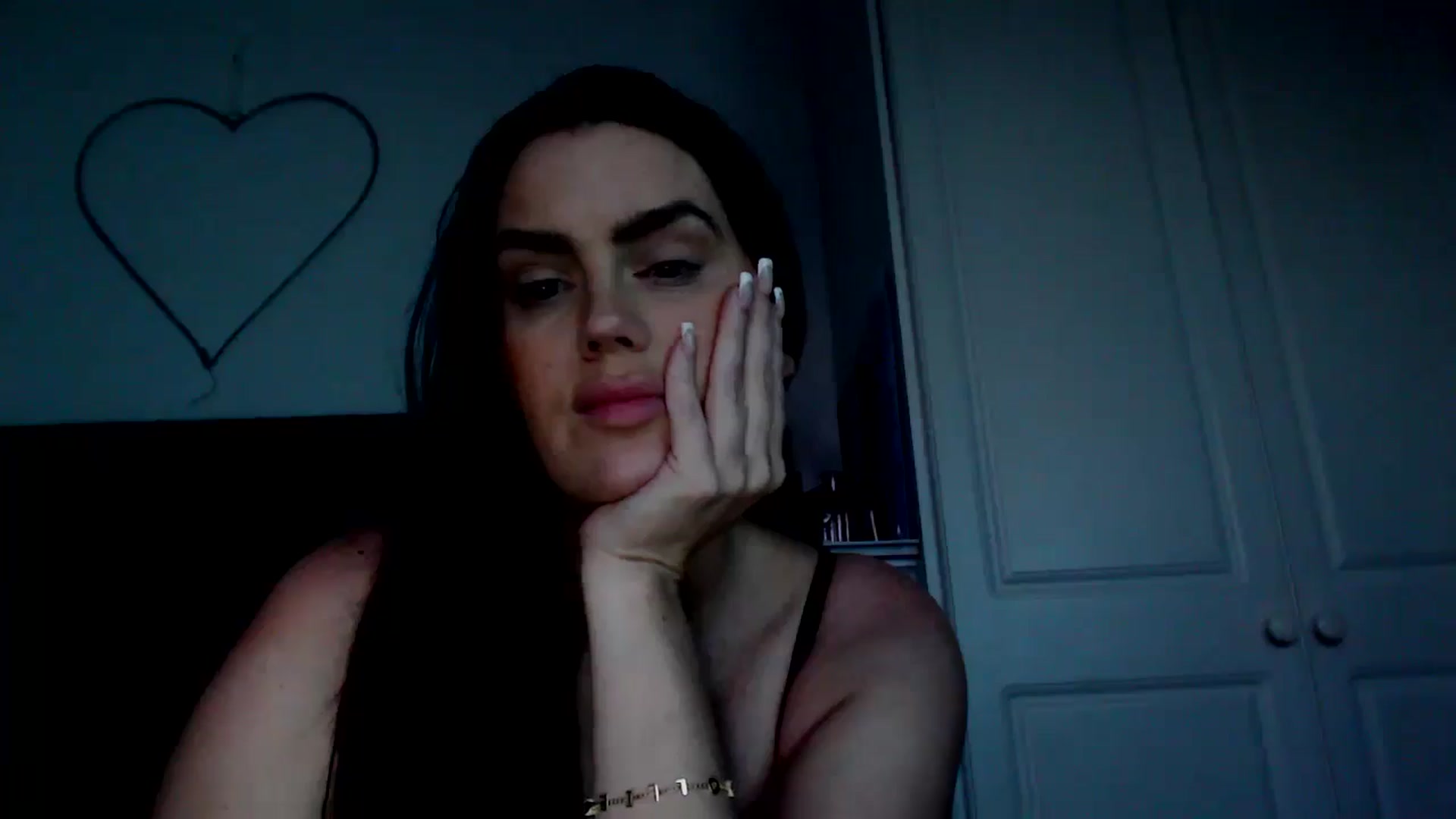 Gallery image thumbnail from holliewood1's myfreecams stream on, 10/22/2024, 16:49 image 10 of 20
