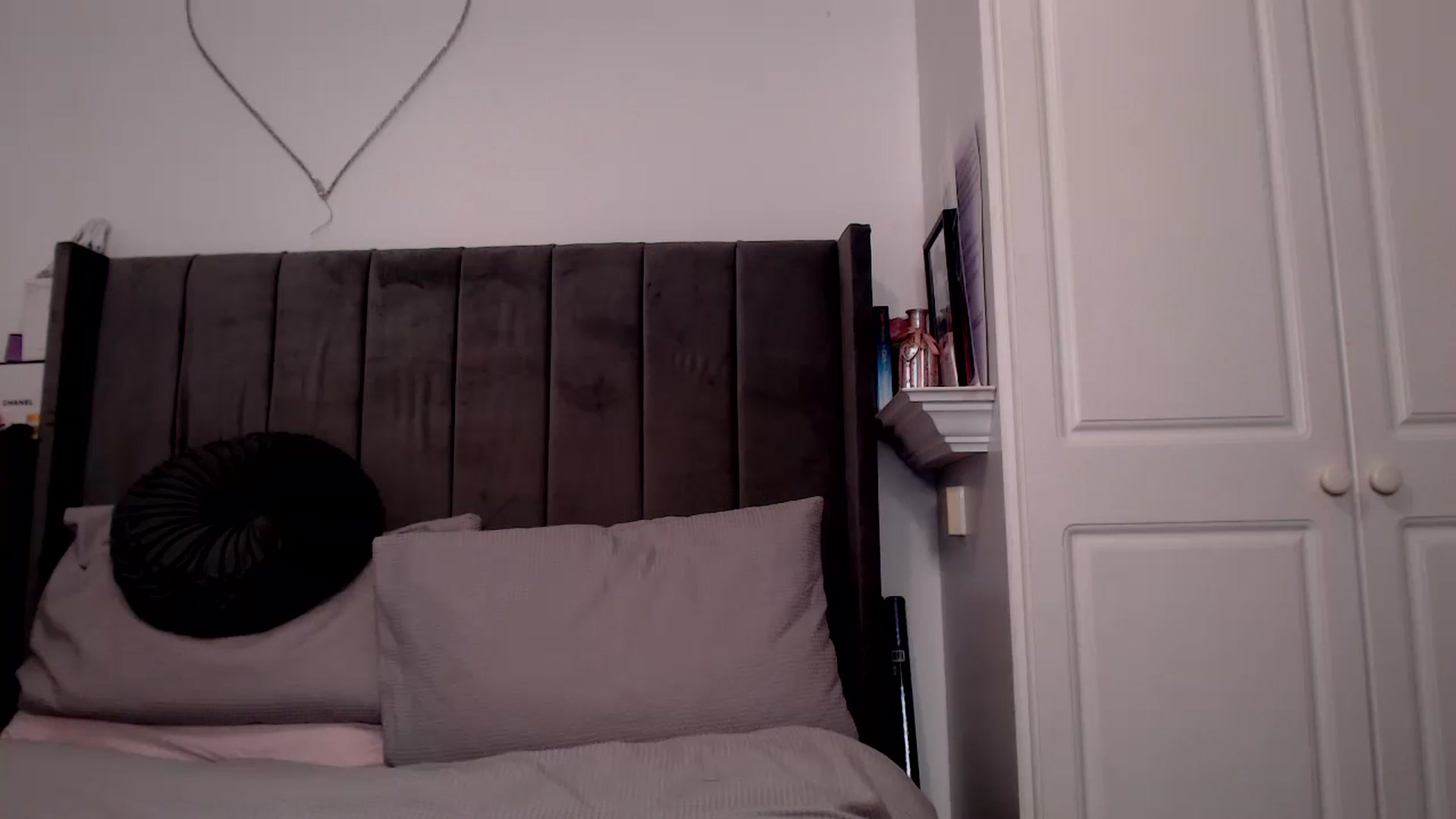 Gallery image thumbnail from holliewood1's myfreecams stream on, 10/28/2024, 14:14 image 1 of 20