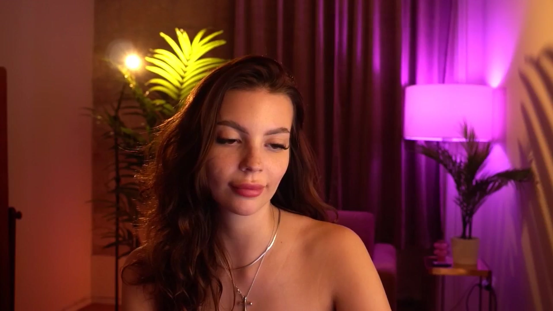 Gallery image thumbnail from hollydollly_'s myfreecams stream on, 04/28/2024, 14:36 image 19 of 20