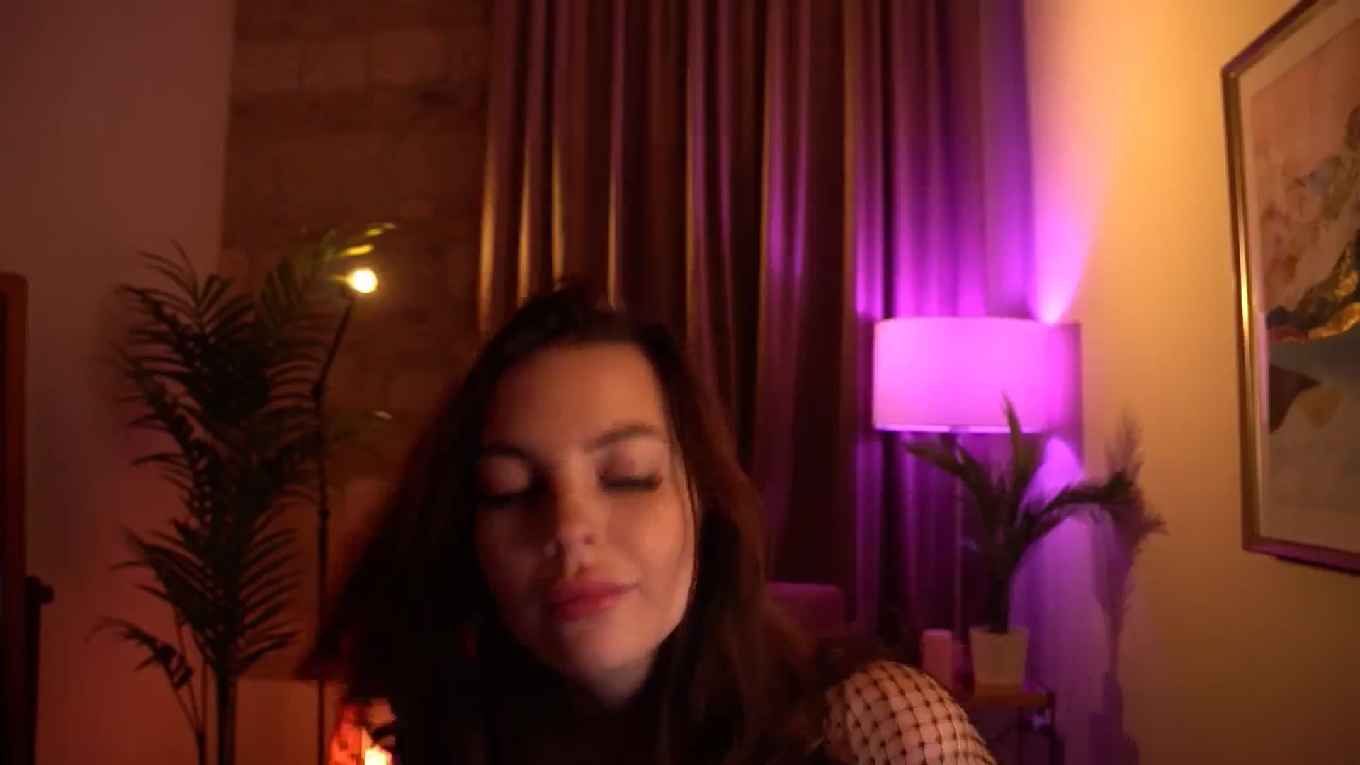 Gallery image thumbnail from hollydollly_'s myfreecams stream on, 05/04/2024, 16:06 image 2 of 20