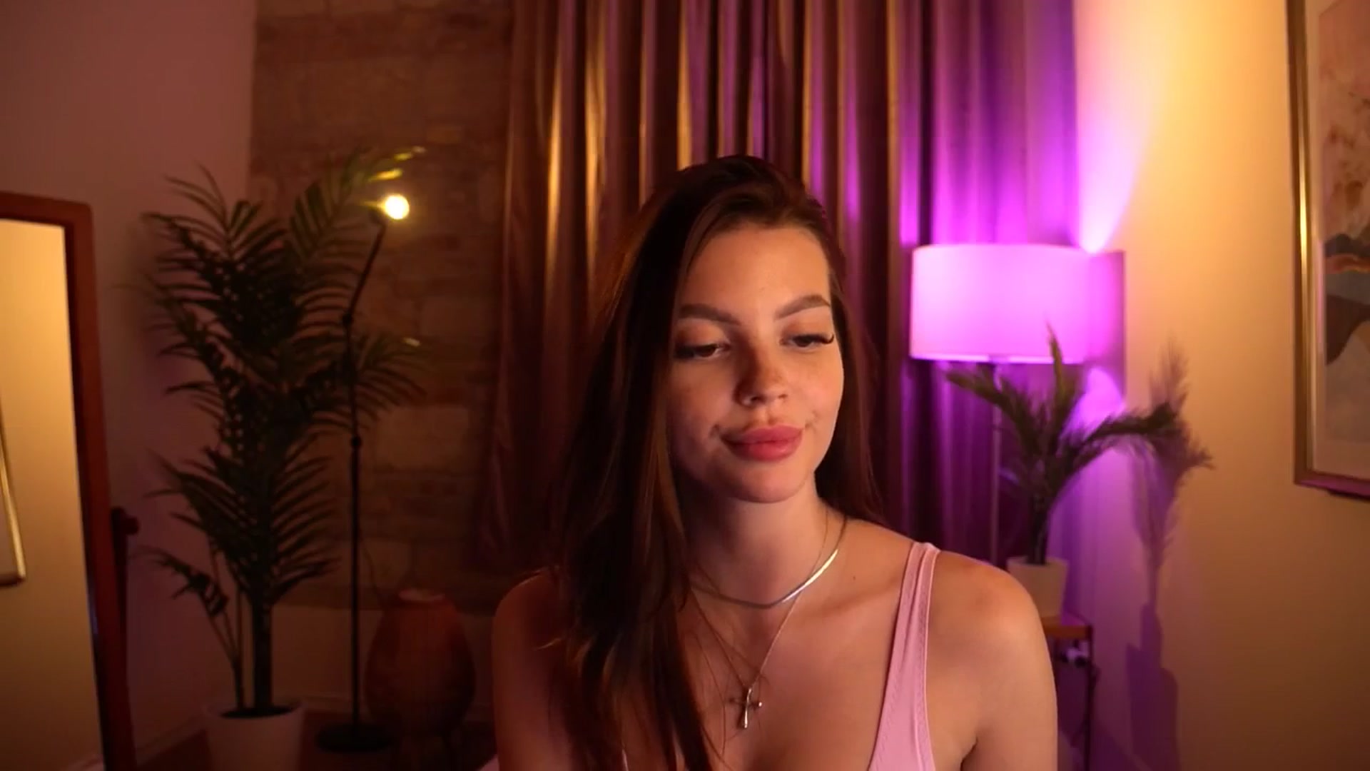 Gallery image thumbnail from hollydollly_'s myfreecams stream on, 05/05/2024, 20:01 image 13 of 20