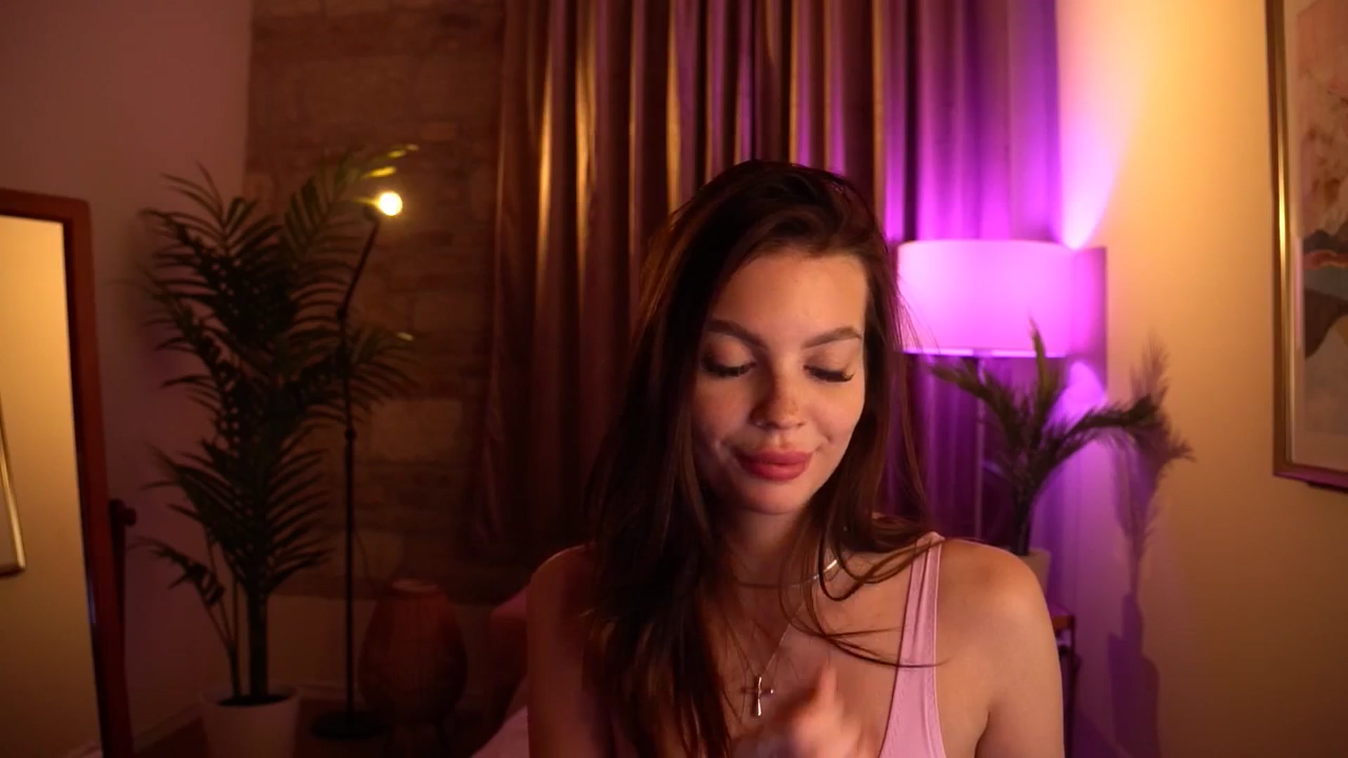 Gallery image thumbnail from hollydollly_'s myfreecams stream on, 05/05/2024, 20:01 image 11 of 20