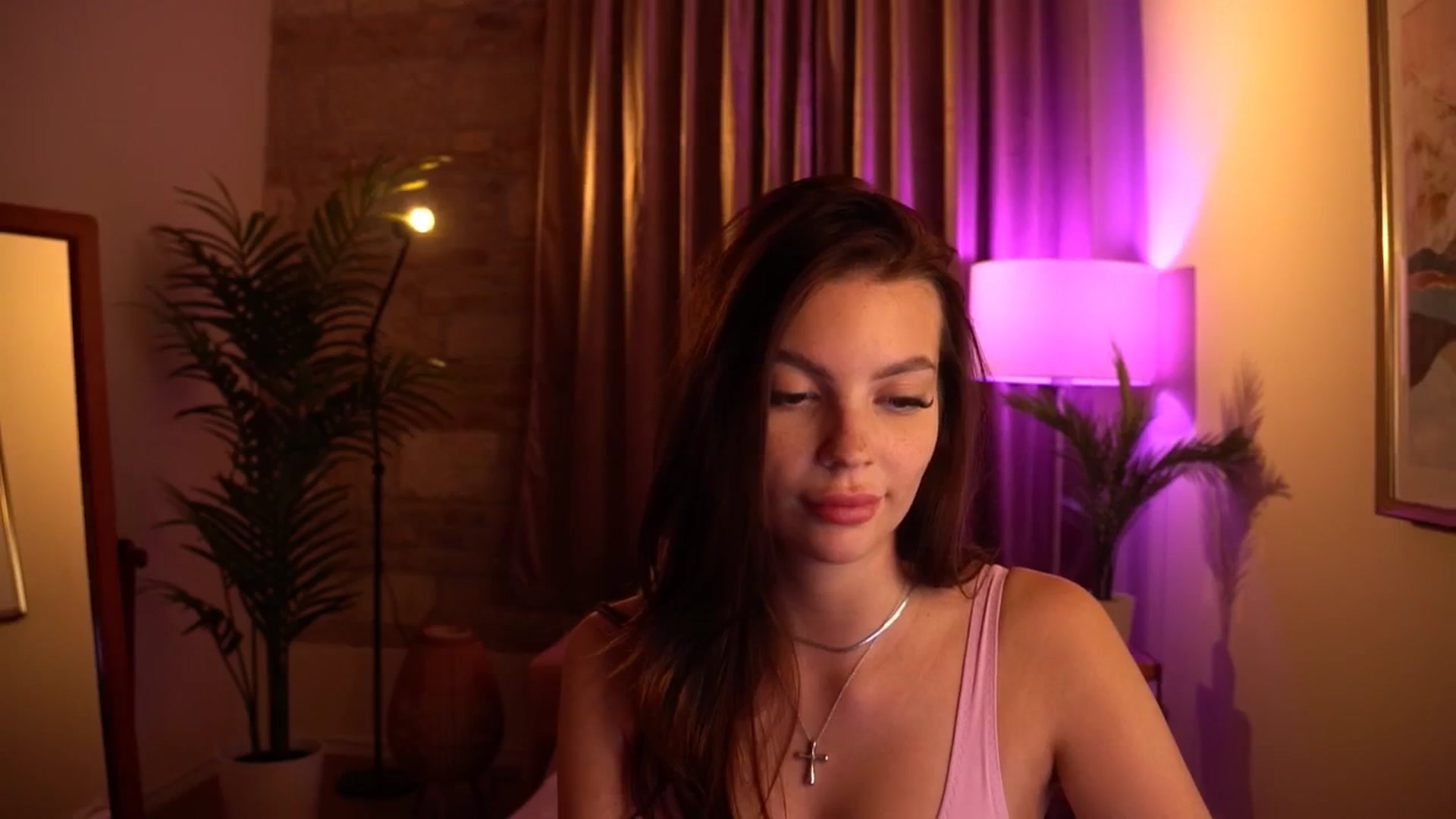 Gallery image thumbnail from hollydollly_'s myfreecams stream on, 05/05/2024, 20:01 image 16 of 20