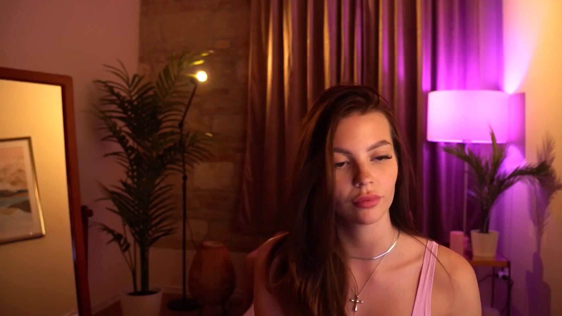 Gallery image thumbnail from hollydollly_'s myfreecams stream on, 05/05/2024, 20:01 image 2 of 20