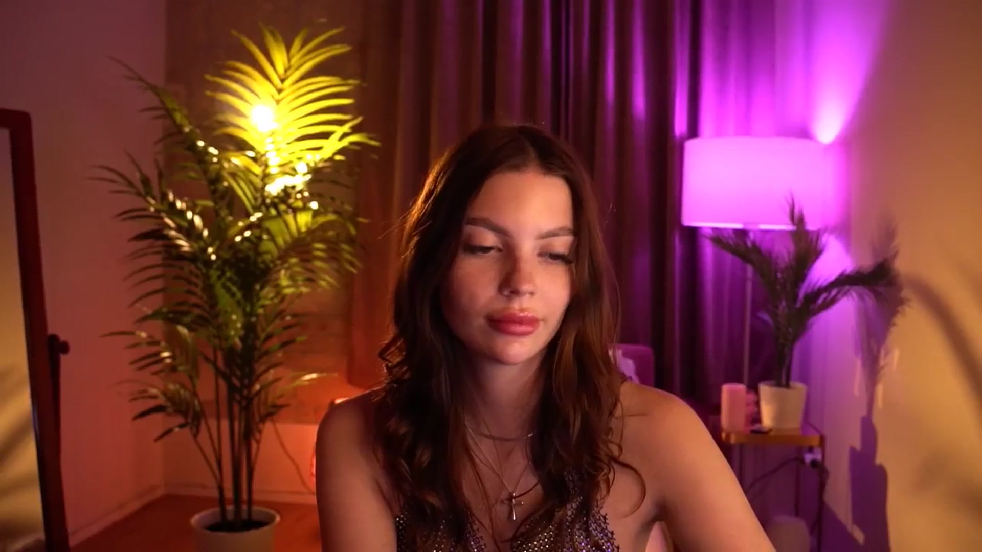 Gallery image thumbnail from hollydollly_'s myfreecams stream on, 05/09/2024, 23:30 image 7 of 20